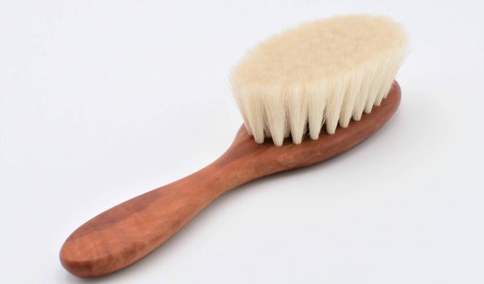 Une brosse à cheveux pour votre bébé  - Savons certifiés bio et zéro déchet à Caen