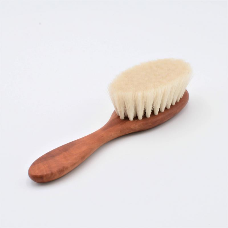 Brosse à cheveux pour bébé - Savonnerie artisanale en Normandie