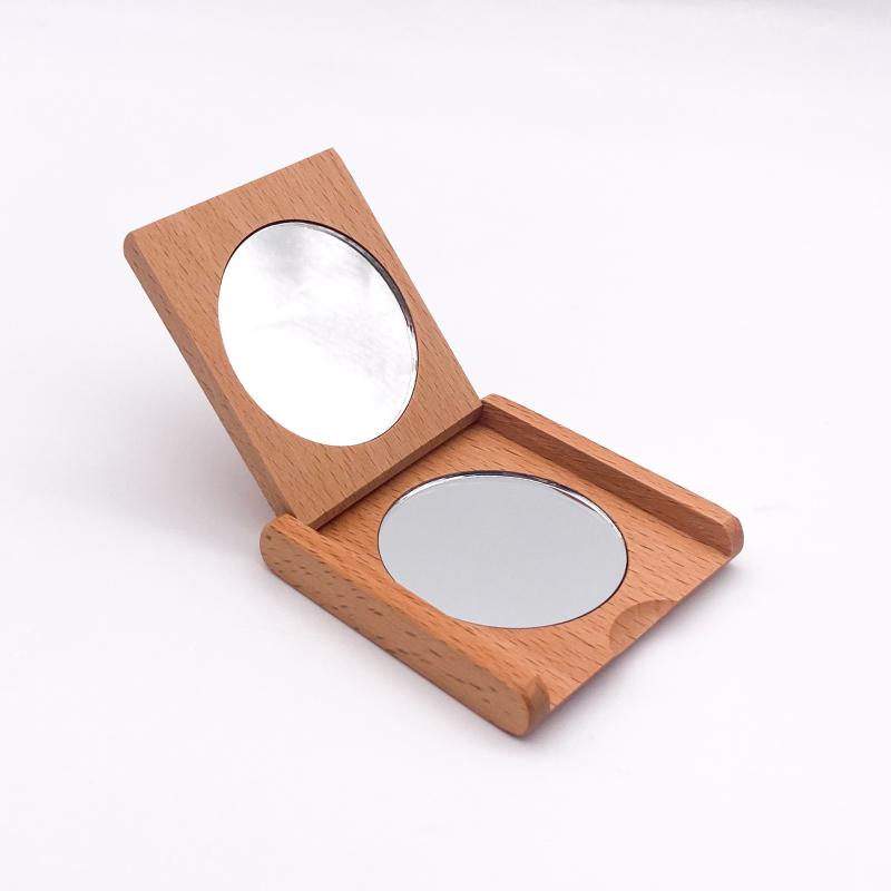 Miroir de poche en bois
